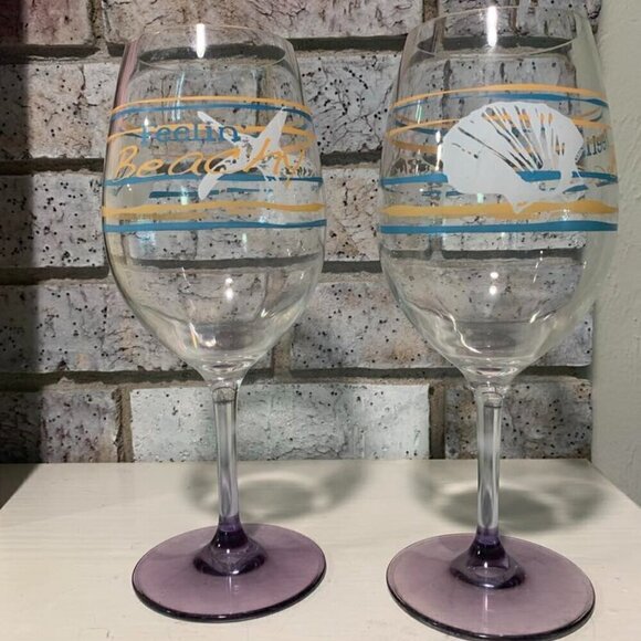 Set of 2 - Feeling Beach Large Plastic Wine Glasses - Picture 2 of 2